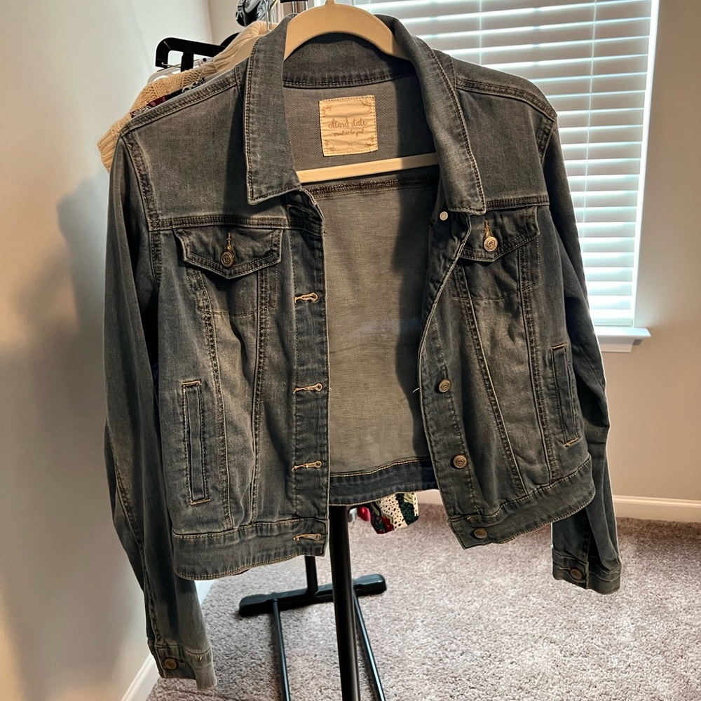Jean Jacket Size Medium